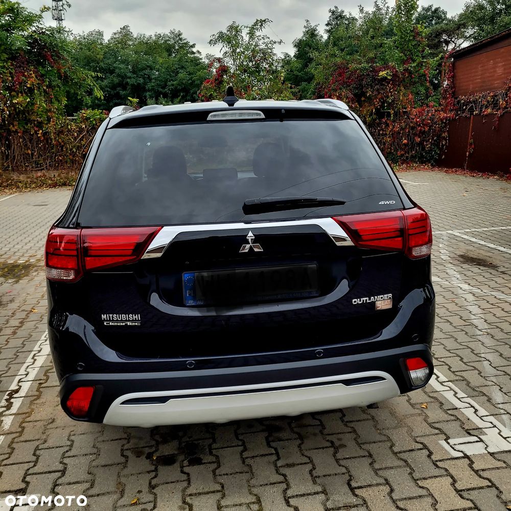 Mitsubishi Outlander - 4