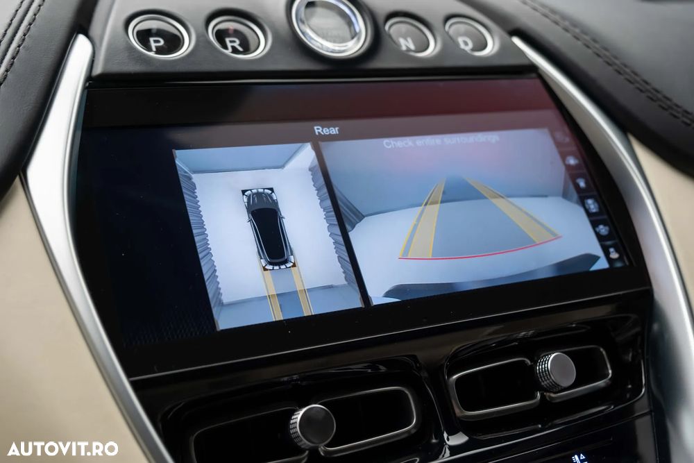 Aston Martin DBX - 23