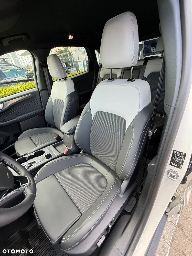 Ford Kuga 2.5 FHEV FWD Sound Edition eCVT - 32