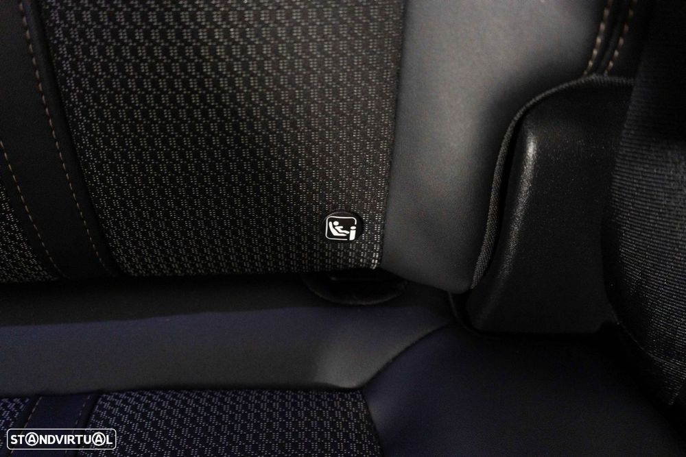 Peugeot 3008 1.6 Hybrid GT e-EAT8 - 18