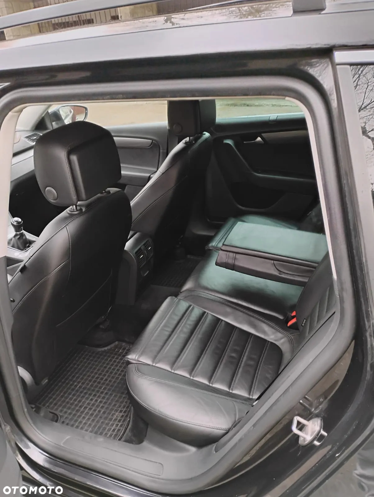 Volkswagen Passat 2.0 TDI Comfortline R-Style - 6