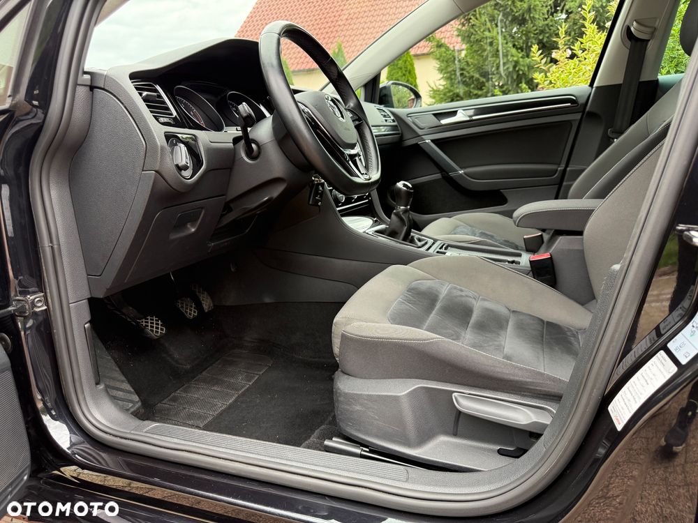 Volkswagen Golf - 18