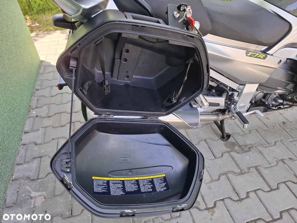 Yamaha FJR - 8