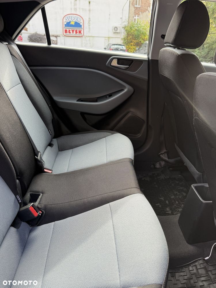 Hyundai i20 - 18