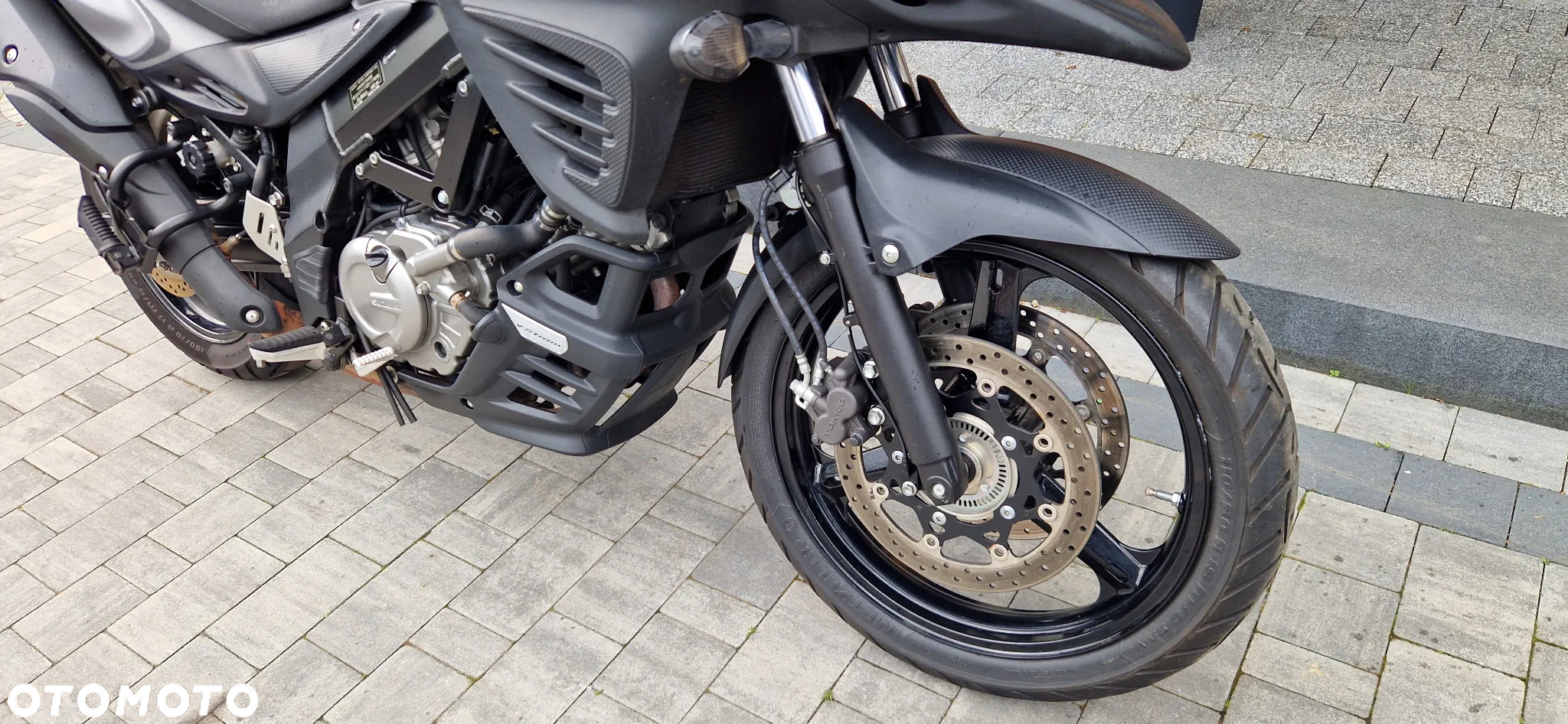 Suzuki V-STROM - 8