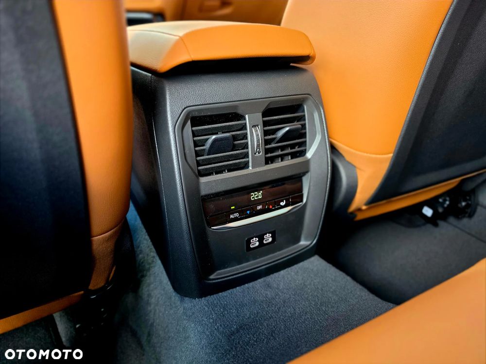 BMW Seria 3 320i xDrive M Sport sport - 33