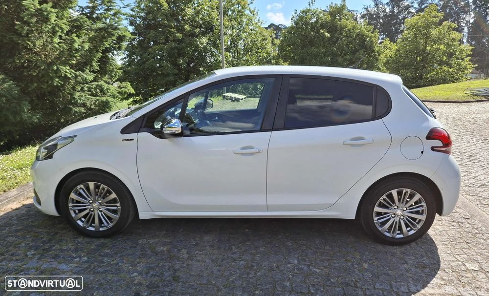 Peugeot 208 1.5 BlueHDi Signature - 6
