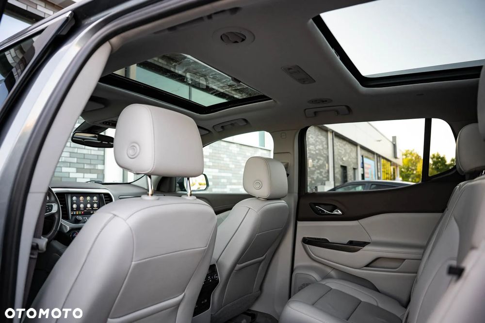 GMC Acadia - 29
