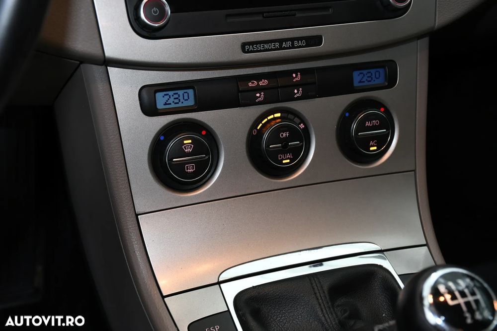 Volkswagen Passat 2.0 TDI Highline - 8