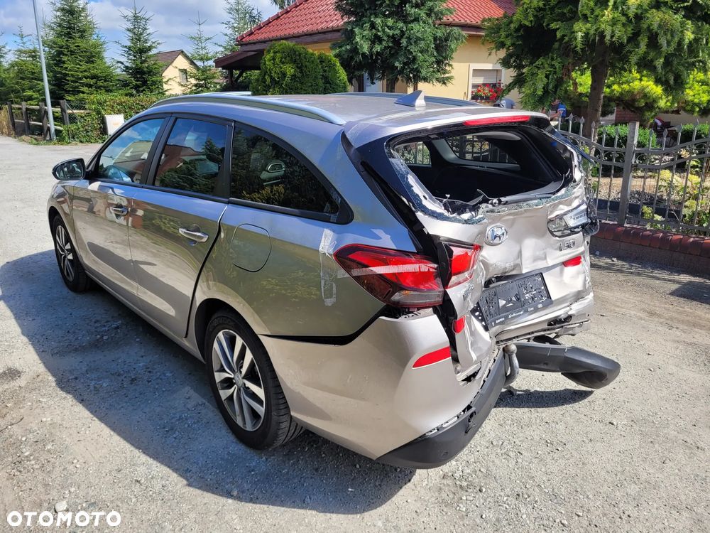 Hyundai i30 1.5 Intro - 6