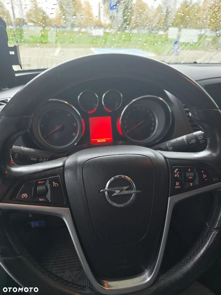 Opel Insignia - 16
