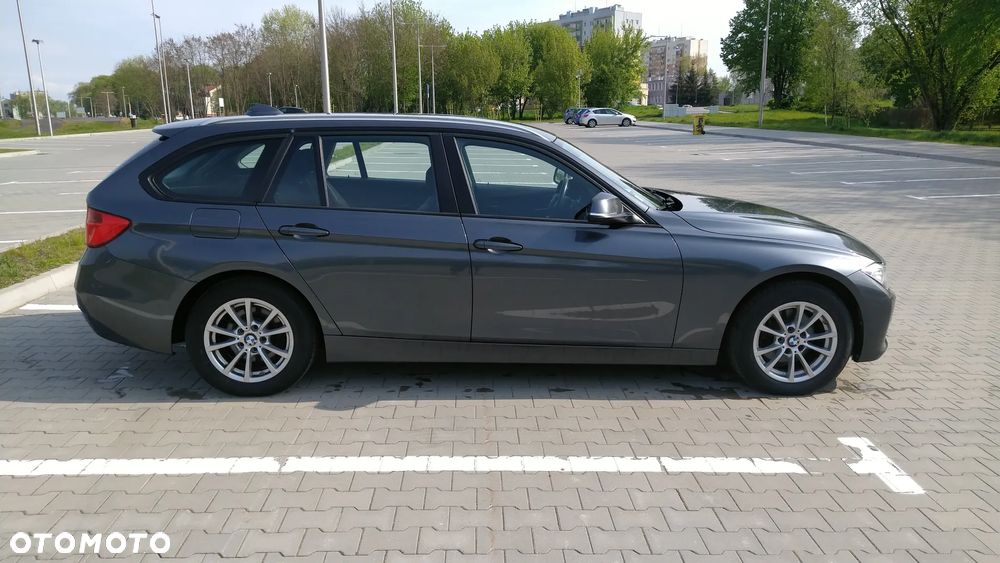 BMW Seria 3 320d xDrive - 17