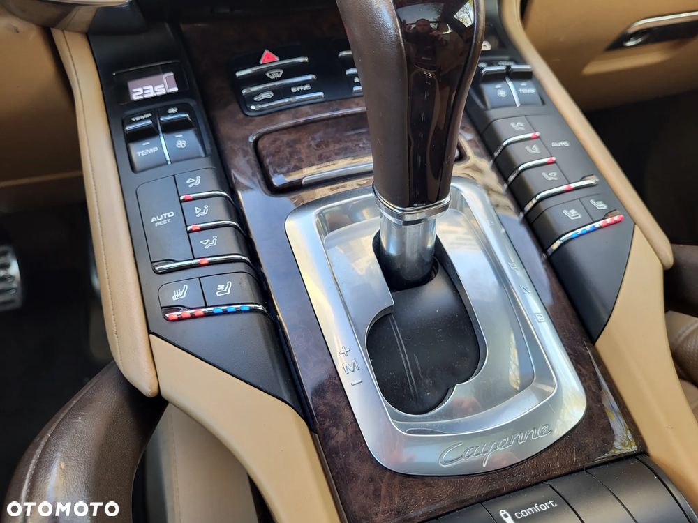 Porsche Cayenne S Hybrid Tiptronic S - 16