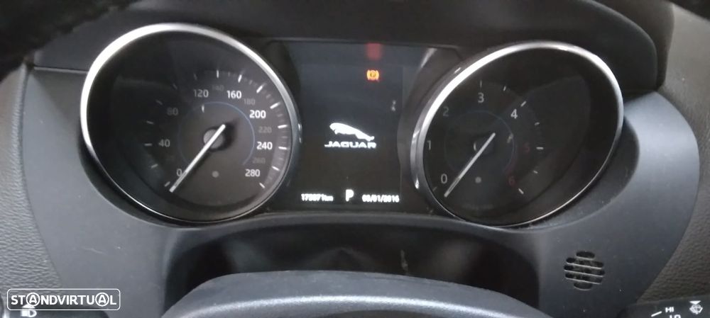 Jaguar F-Pace 2.0 i4D Pure AWD Aut. - 10