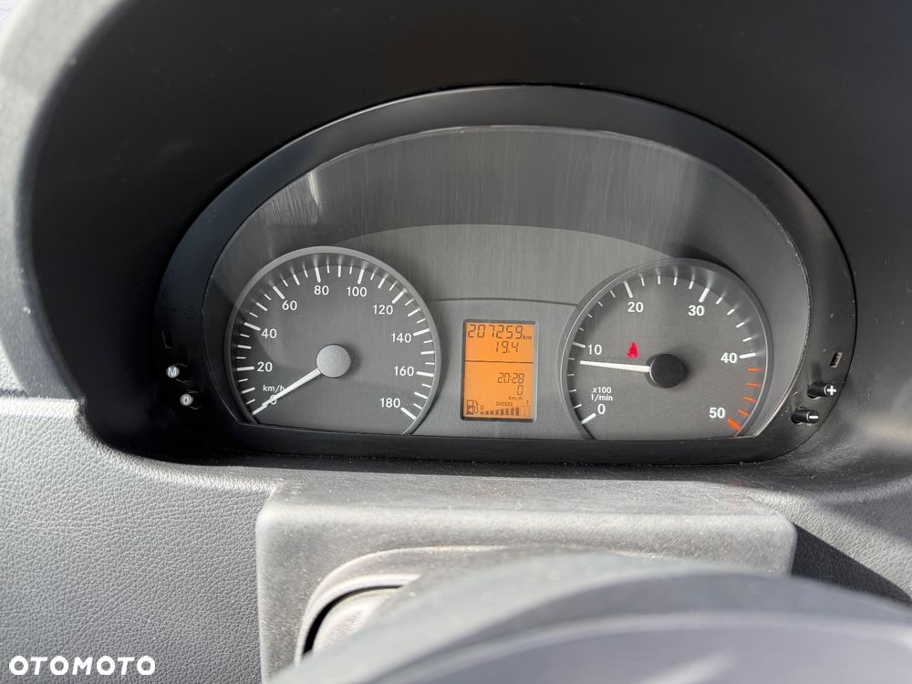 Mercedes-Benz Sprinter - 19