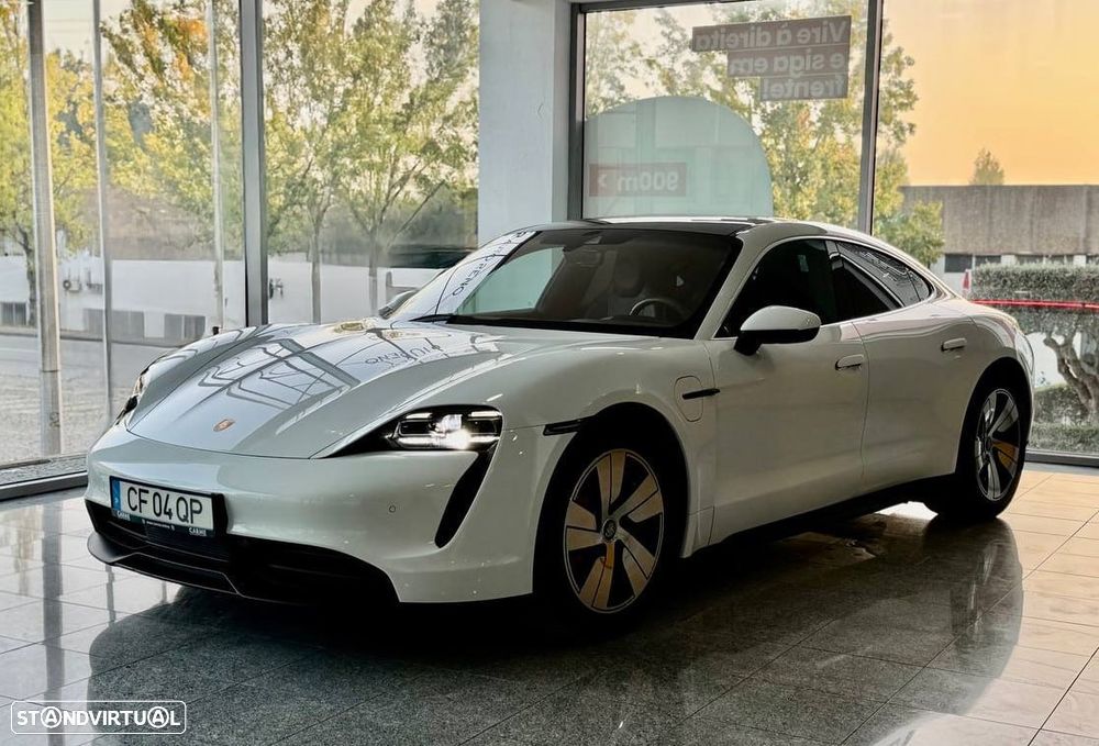 Porsche Taycan 4S - 7