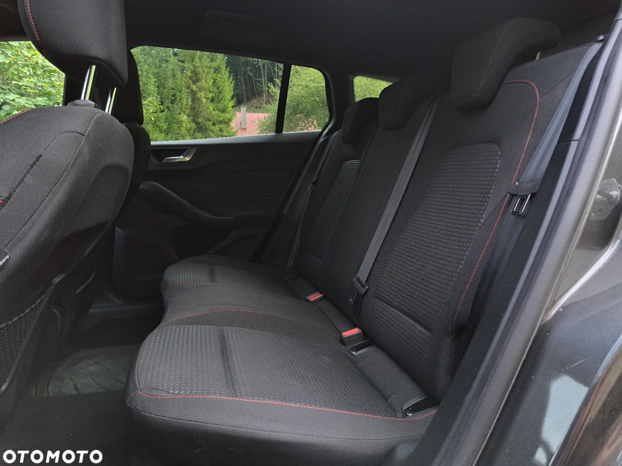 Ford Focus 1.0 EcoBoost Hybrid ST-LINE - 13