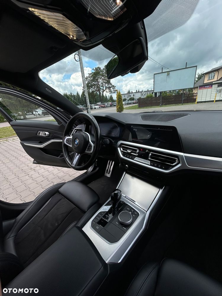 BMW Seria 3 320d xDrive mHEV M Sport - 12