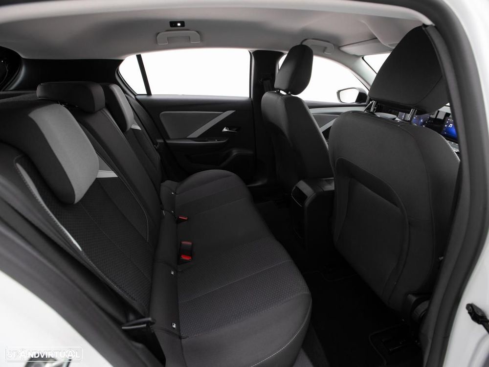 Opel Astra 1.5 D Business — fotografia 11