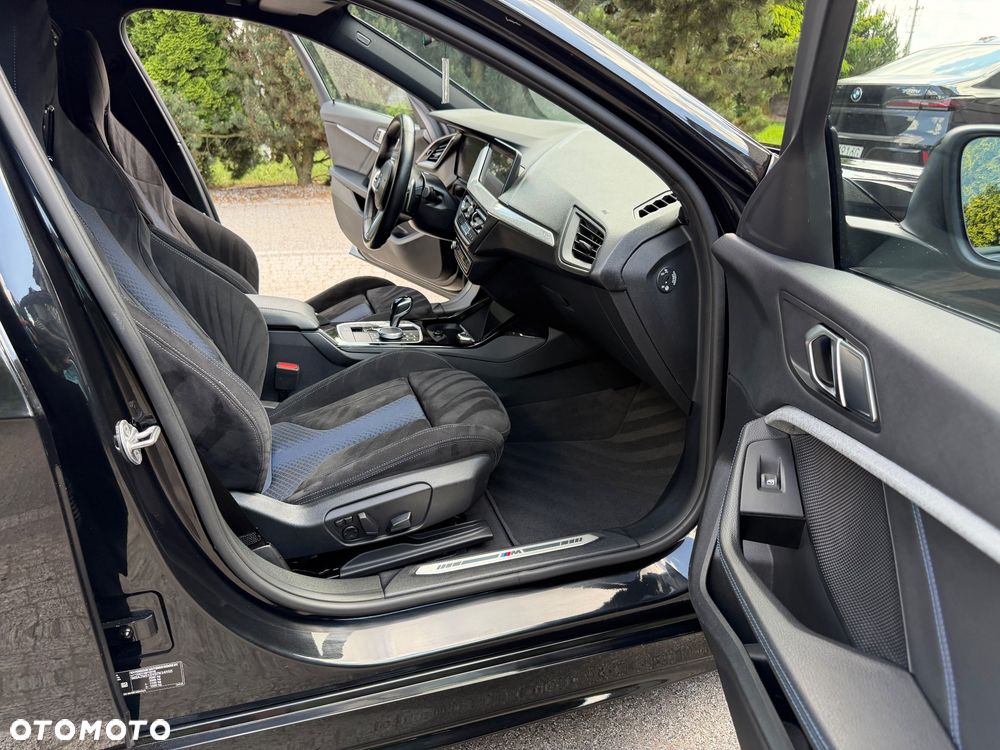 BMW Seria 1 120d xDrive Edition M Sport Shadow - 32