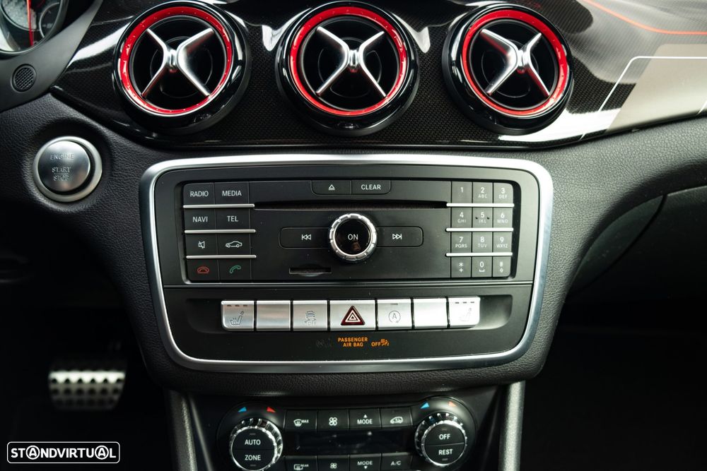 Mercedes-Benz GLA 45 AMG 4-Matic - 32