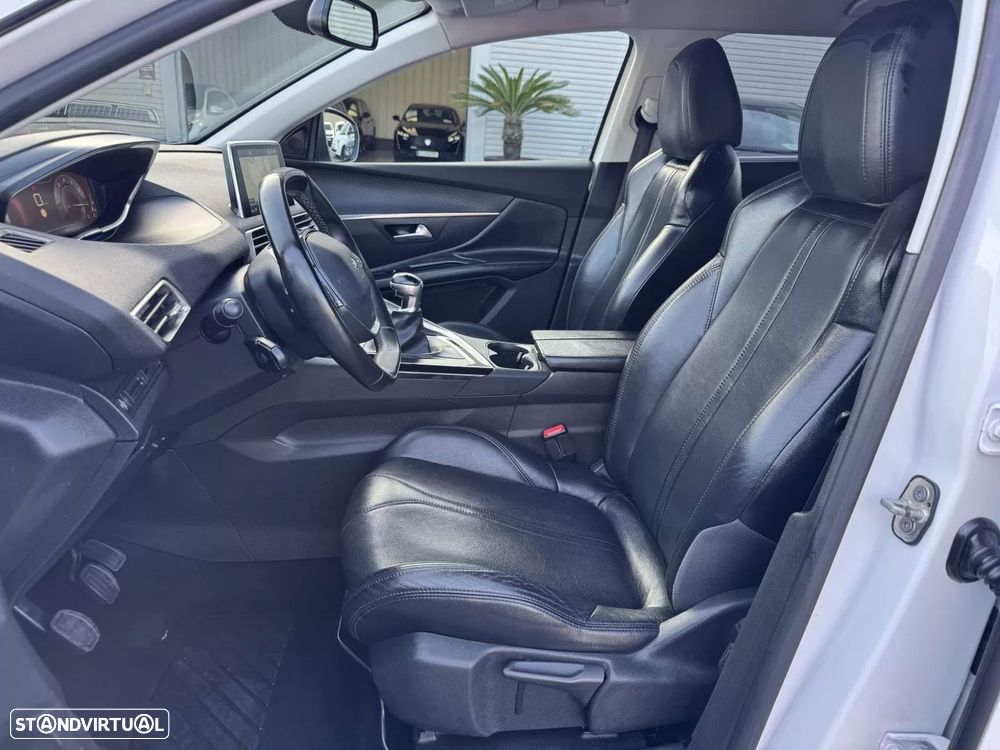 Peugeot 5008 1.2 PureTech Allure - 24