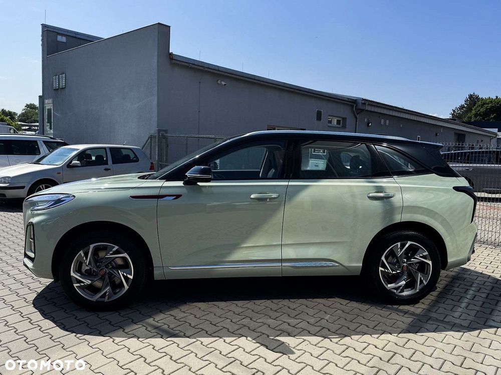 Hongqi HS3 - 4