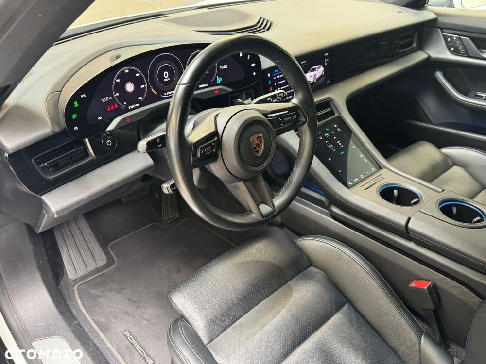 Porsche Taycan 105kWh Performance Plus - 10