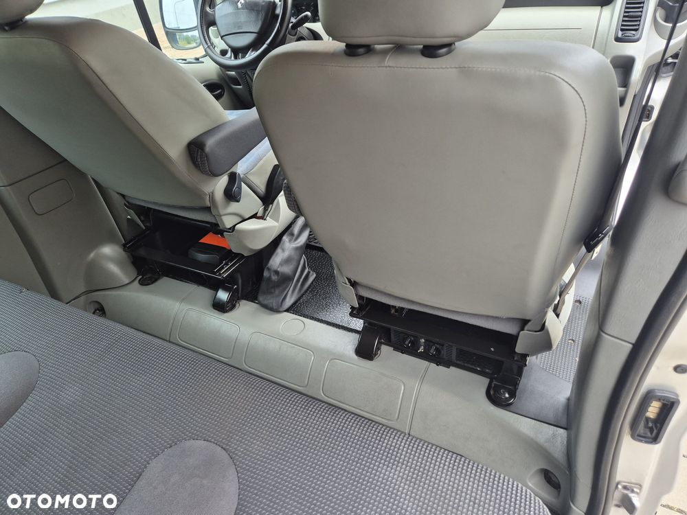 Renault Trafic - 6