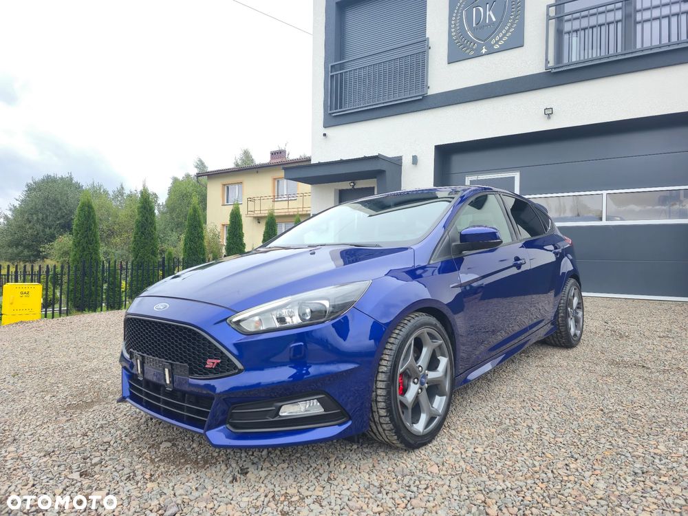 Ford Focus 2.0 EcoBoost ST mit Leder-Exclusiv-Paket - 1