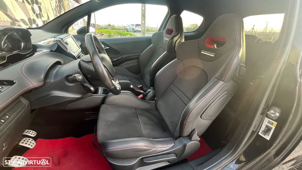 Peugeot 208 1.6 e-THP GTi by Sport - 1