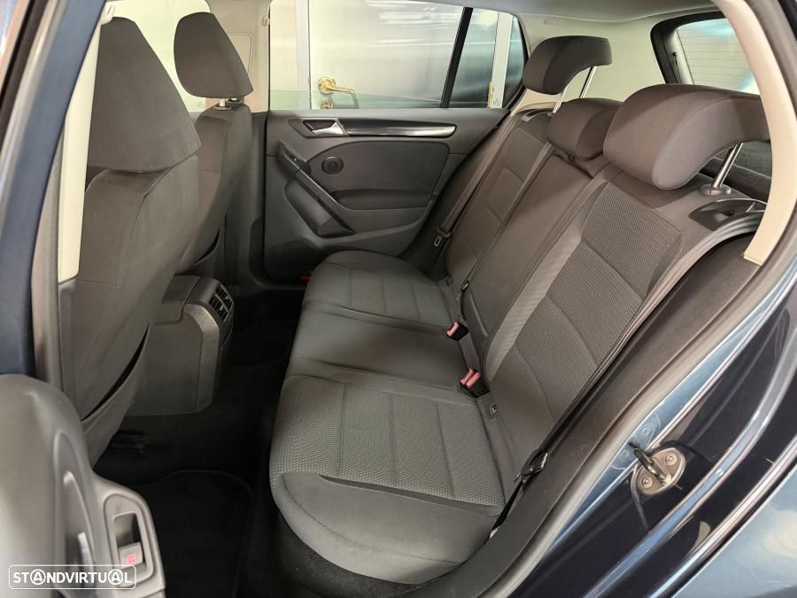 VW Golf 2.0 TDi Confortline - 20
