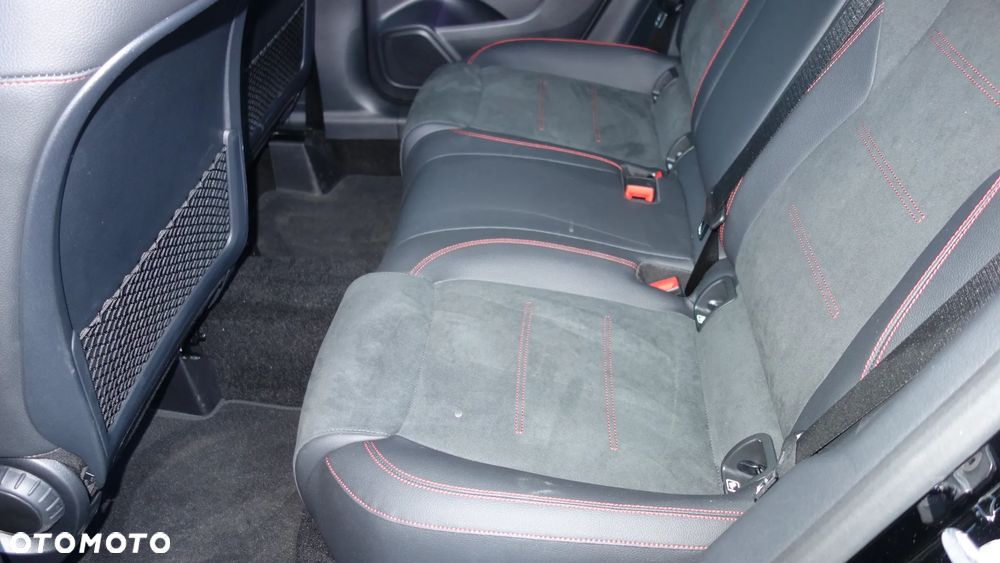 Mercedes-Benz GLA 200 d 4-Matic AMG Line 8G-DCT - 12