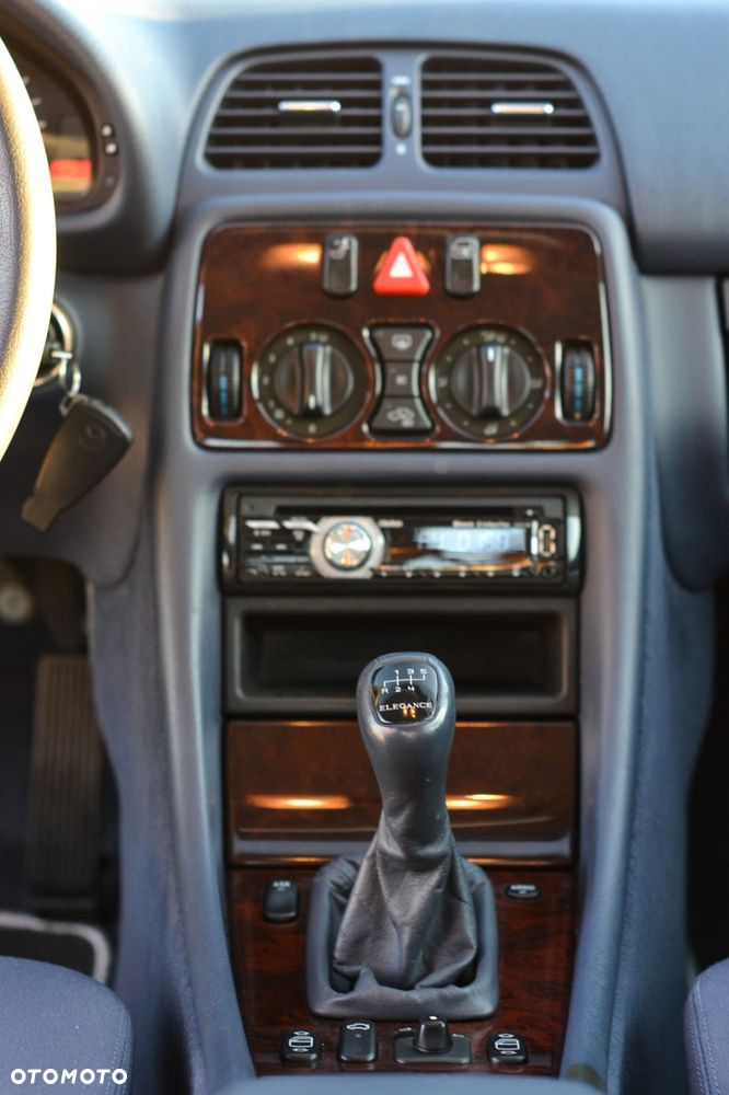 Mercedes-Benz CLK - 27