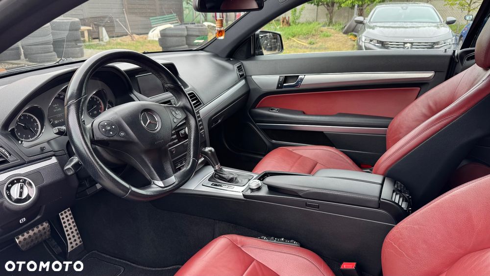 Mercedes-Benz Klasa E 250 CGI BlueEFFICIENCY Automatik Avantgarde - 20