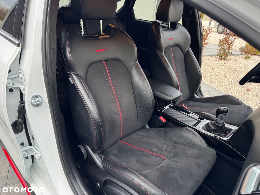 Kia ProCeed 1.6 T-GDI GT - 36