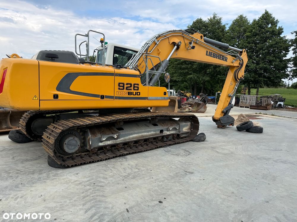 Liebherr R926 - 12