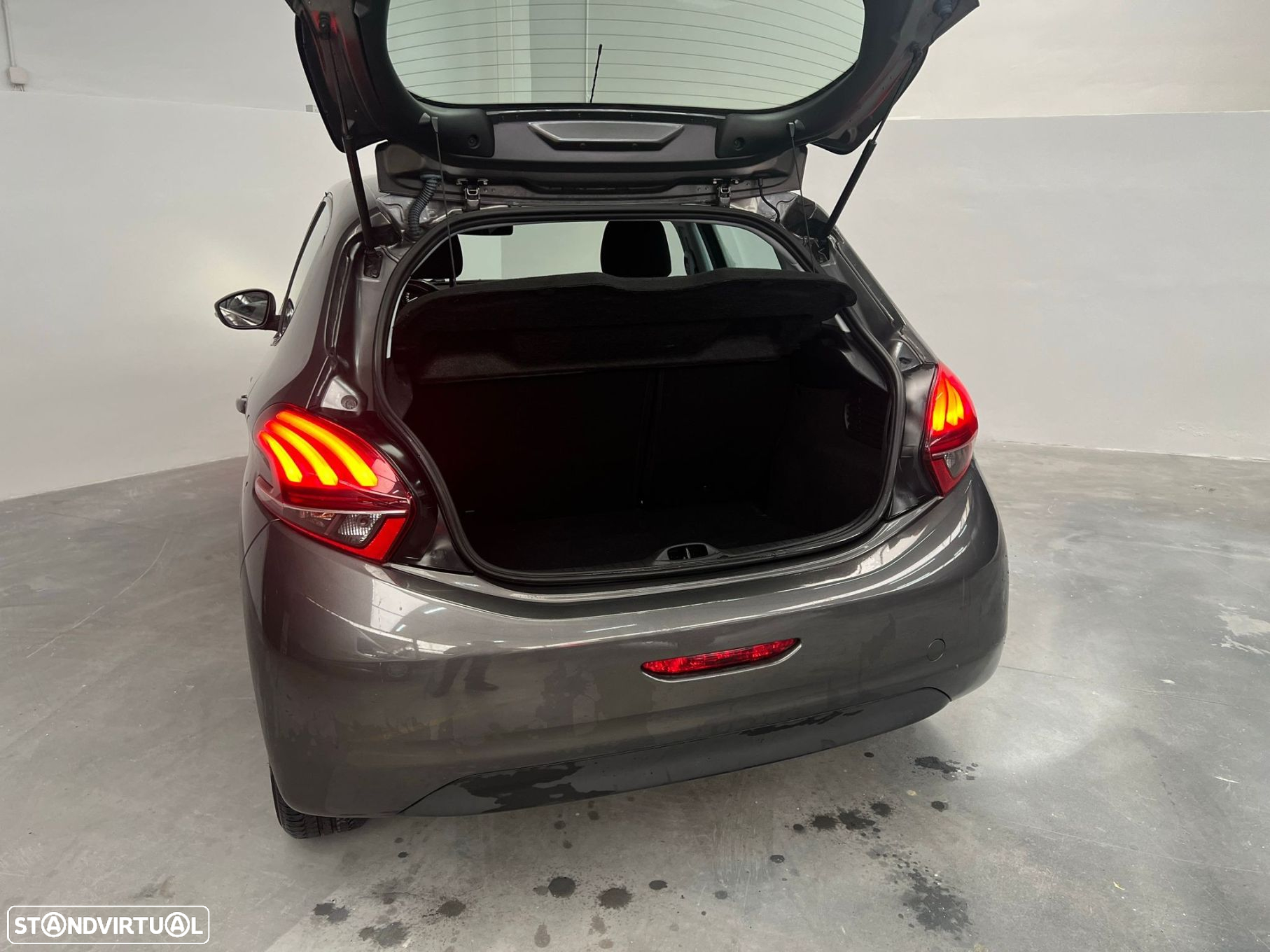 Peugeot 208 1.2 PureTech Access - 17