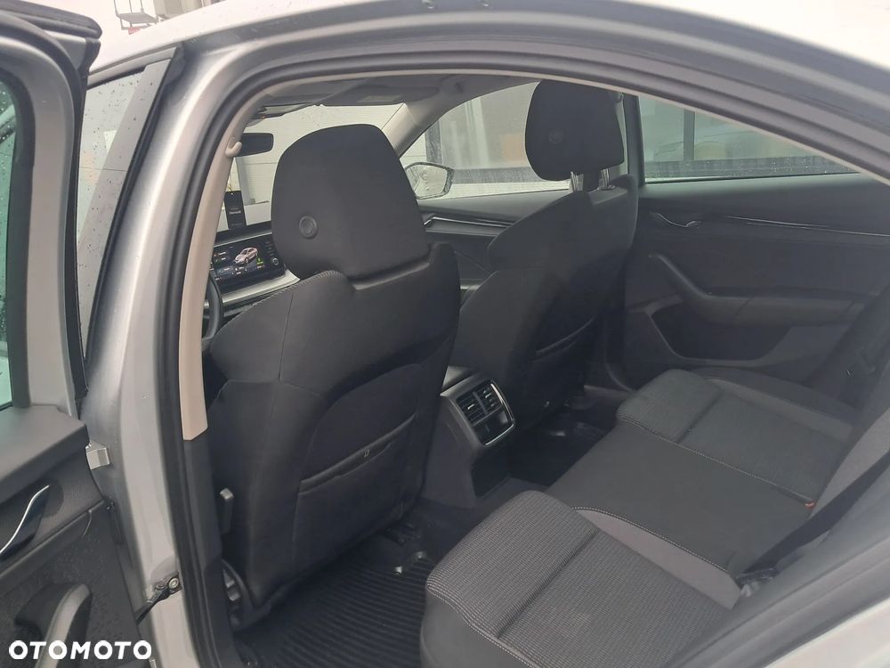 Skoda Octavia 2.0 TDI Ambition DSG - 9