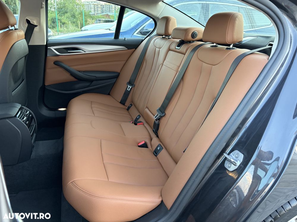 BMW Seria 5 520i Aut. - 9