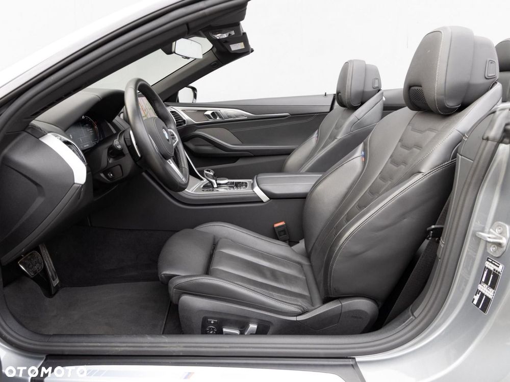 BMW Seria 8 - 13
