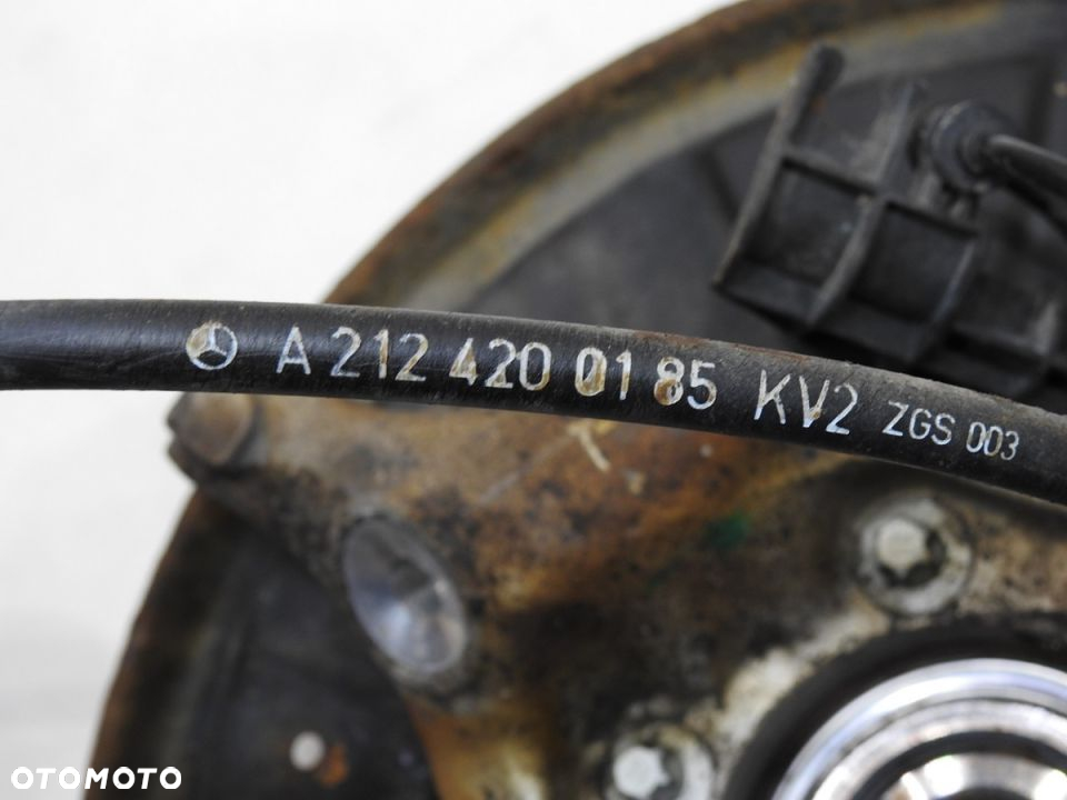 PIASTA ZWROTNICA LEWY TYŁ Z ABS W212 2.2 CDI - 14