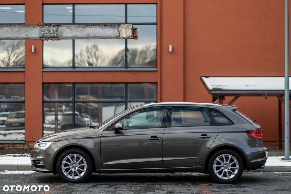 Audi A3 Sportback - 12