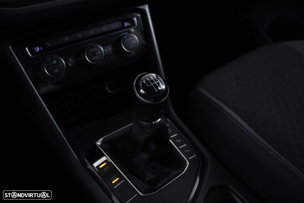 VW Tiguan 1.6 TDI Confortline - 32