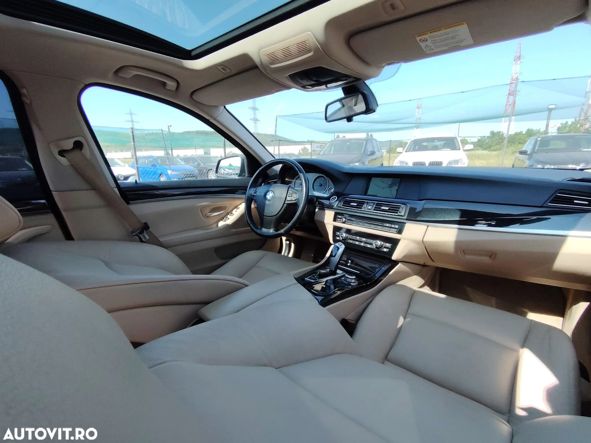 BMW Seria 5 525d Touring Sport-Aut. - 8