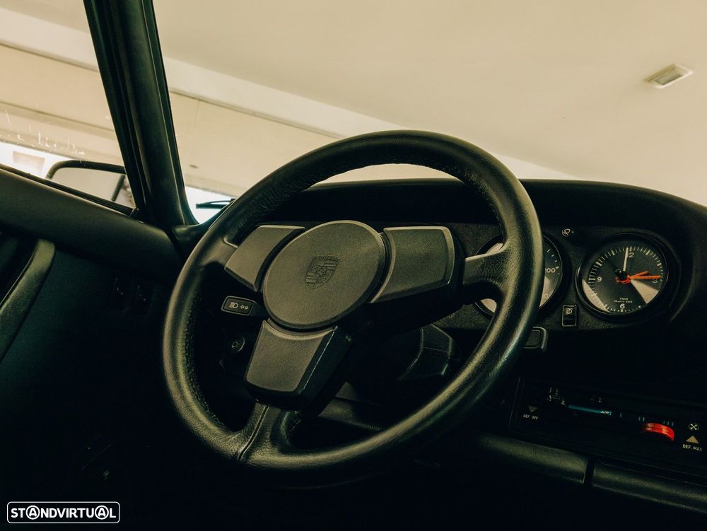 Porsche 911 Série G 3.0 Carrera Targa - 26
