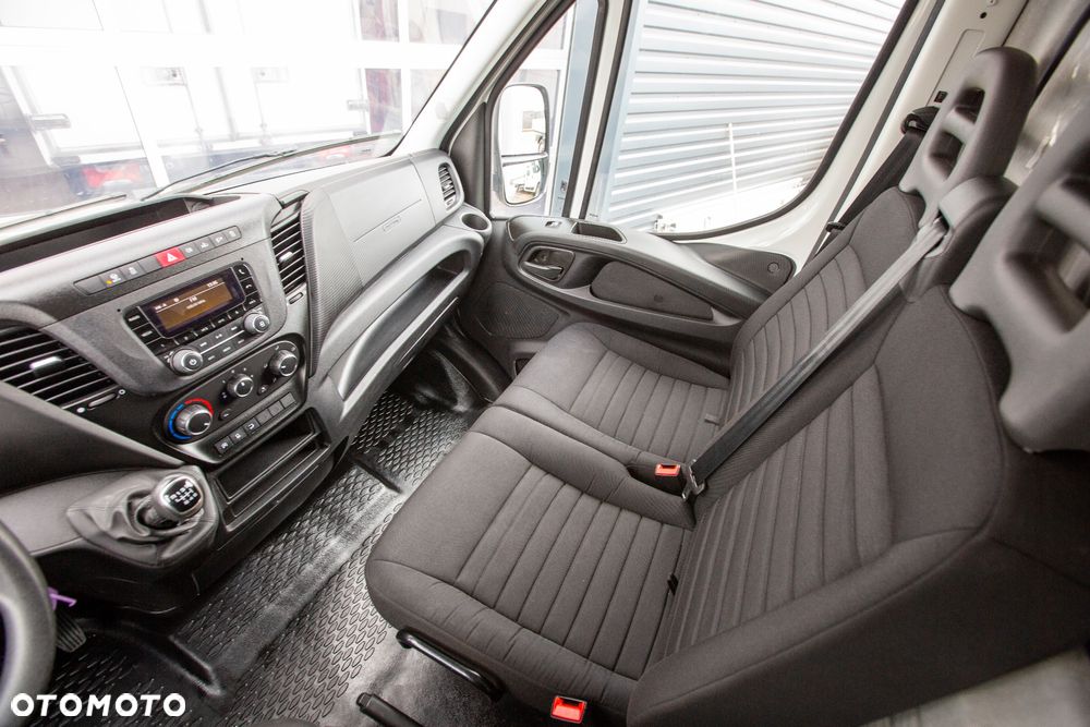 Iveco Daily 35C16 2.3 KONTENER + WINDA dHollandia 750kg koła bliźniaki - 9
