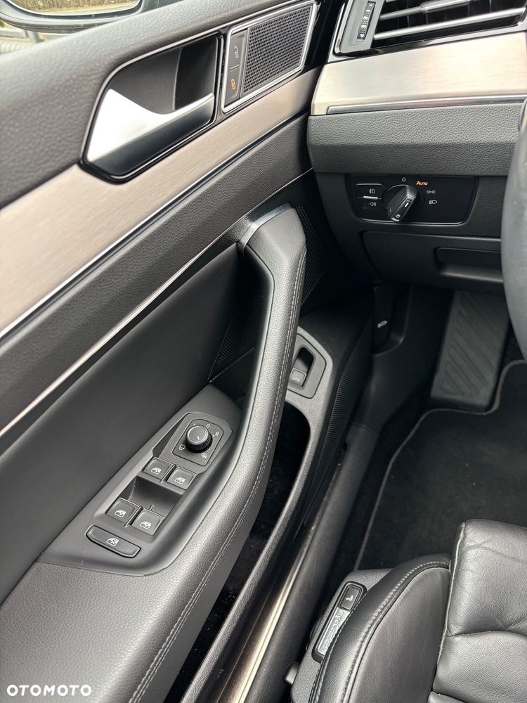 Volkswagen Passat 2.0 TDI EVO Elegance - 12
