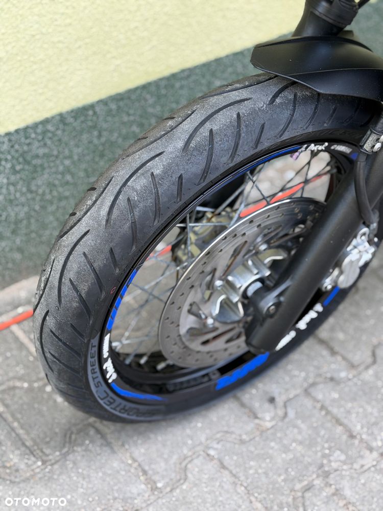 Yamaha WR - 28