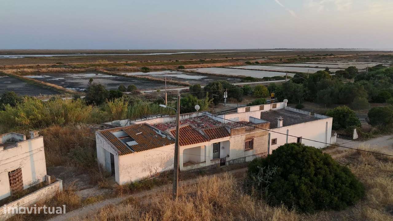 Moradia para Recuperar na Primeira Linha da Ria Formosa - Grande imagem: 2/8